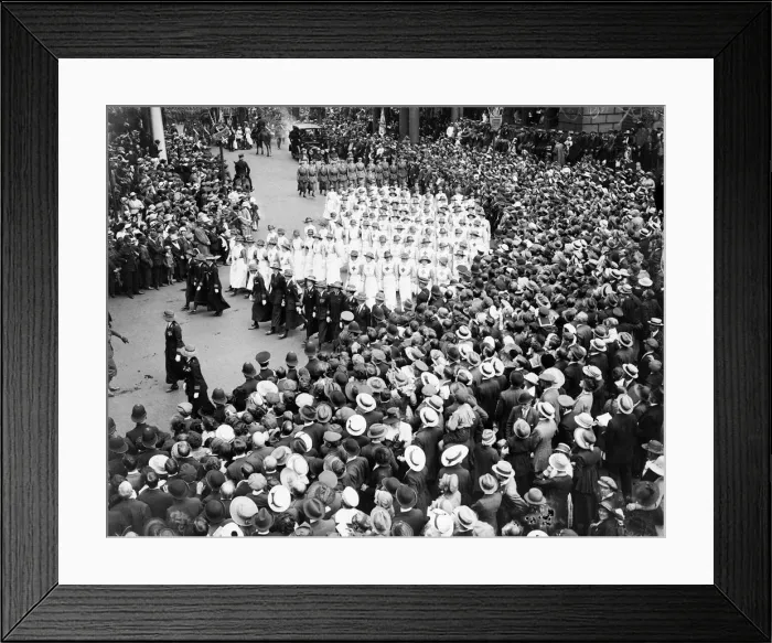 Framed Print : London victory march, nurses in the procession. May 1919