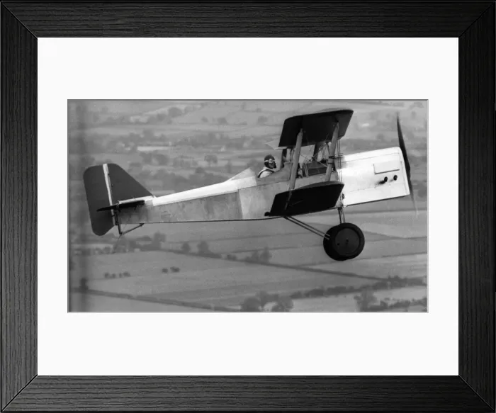 Framed Print : A historic World War One fighter, as SE5, takes to the skies over Yorkshire Framed Print : A historic World War One fighter, as SE5, takes to the skies over Yorkshire