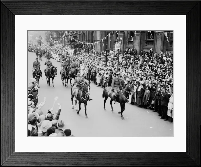 Framed Print : London victory march, Officers on horseback. May 1919