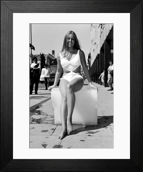 Framed Print : Miss UK runner up and Penthouse pet Helen Caunt, aged 20. 15th July 1971 Framed Print : Miss UK runner up and Penthouse pet Helen Caunt, aged 20. 15th July 1971