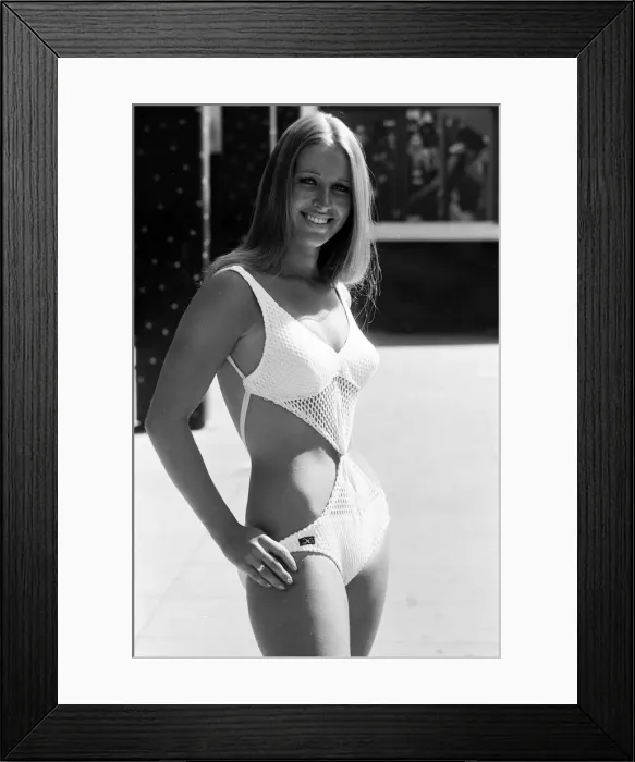 Framed Print : Miss UK runner up and Penthouse pet Helen Caunt, aged 20. 15th July 1971 Framed Print : Miss UK runner up and Penthouse pet Helen Caunt, aged 20. 15th July 1971