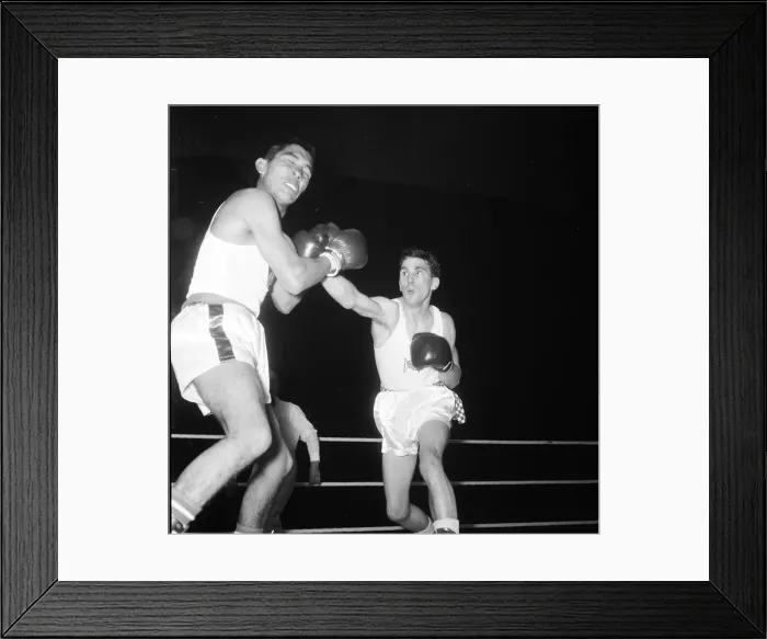 Framed Print : Johnny Cesspooch USA v Peter Benneyworth England seen here at a Amateur Boxing contest Framed Print : Johnny Cesspooch USA v Peter Benneyworth England seen here at a Amateur Boxing contest