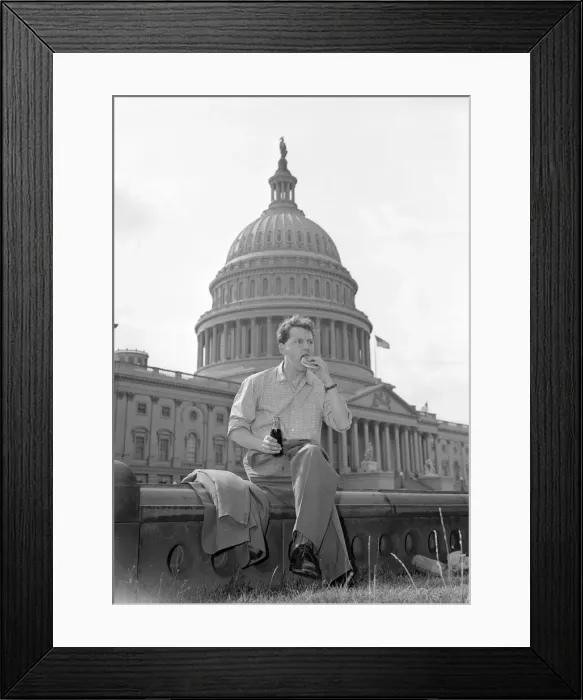 Framed Print : Keith Waterhouse Daily Mirror Newspaper Columnist, outside Capitol Hill in Washington DC Framed Print : Keith Waterhouse Daily Mirror Newspaper Columnist, outside Capitol Hill in Washington DC