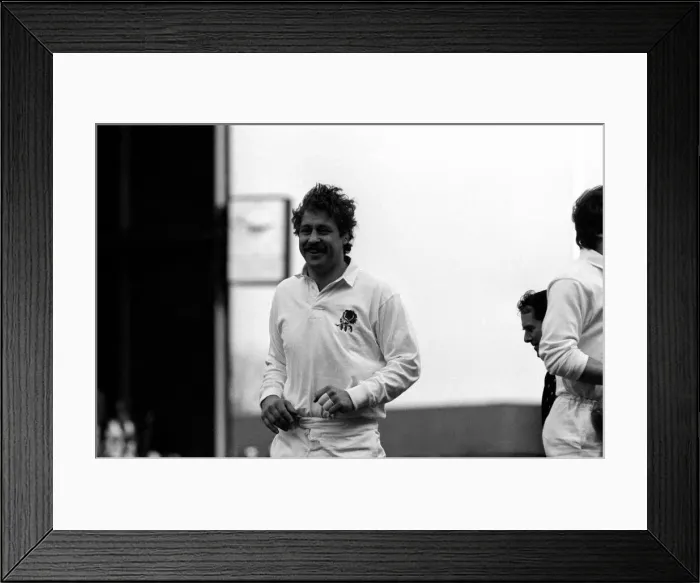 Framed Print : Sport: Rugby Union International: England vs. Scotland at Twickenham. Five Nations action Framed Print : Sport: Rugby Union International: England vs. Scotland at Twickenham. Five Nations action