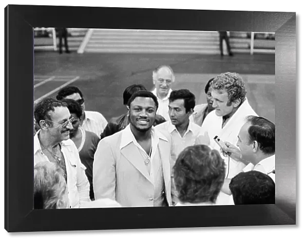 Joe Bugner v. Muhammad Ali in Kuala Lumpar. Joe Frazier with Bugner
