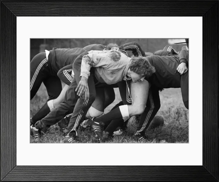 Framed Print : Tony Neary, England rugby player, training with the England rugby team Framed Print : Tony Neary, England rugby player, training with the England rugby team