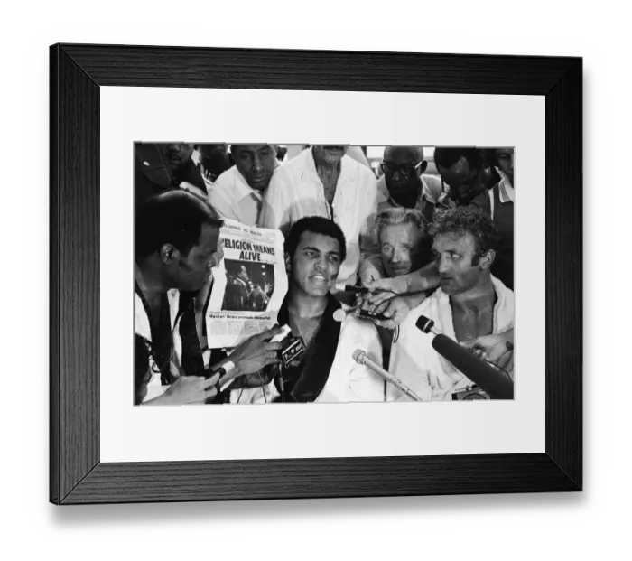 Framed Print : Joe Bugner v. Muhammad Ali in Kuala Lumpar. Press Conference after the fight