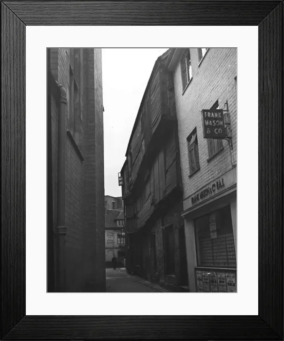 Framed Print : Tobys Head'public house seen from Derby Lane, Coventry