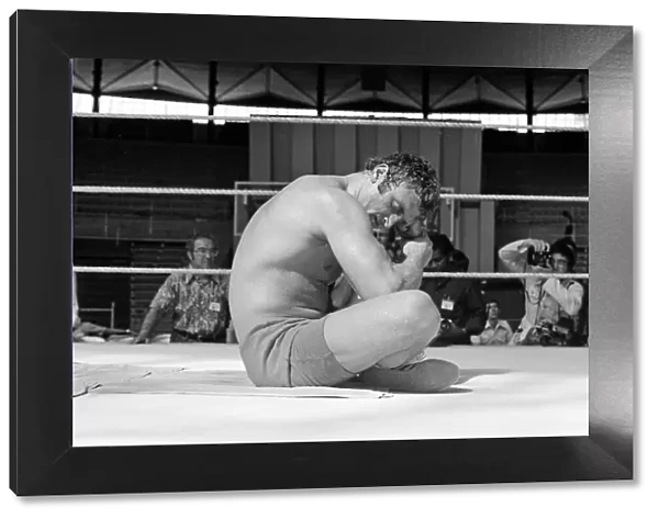 Joe Bugner v. Muhammad Ali in Kuala Lumpar. 29th June 1975 Joe Bugner