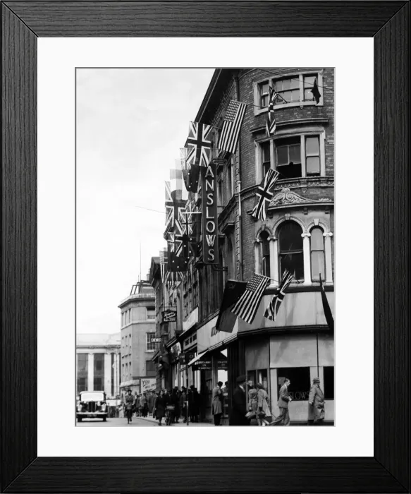 Framed Print : Coventrys High Street looking towards Broadgate on VE Day Framed Print : Coventrys High Street looking towards Broadgate on VE Day