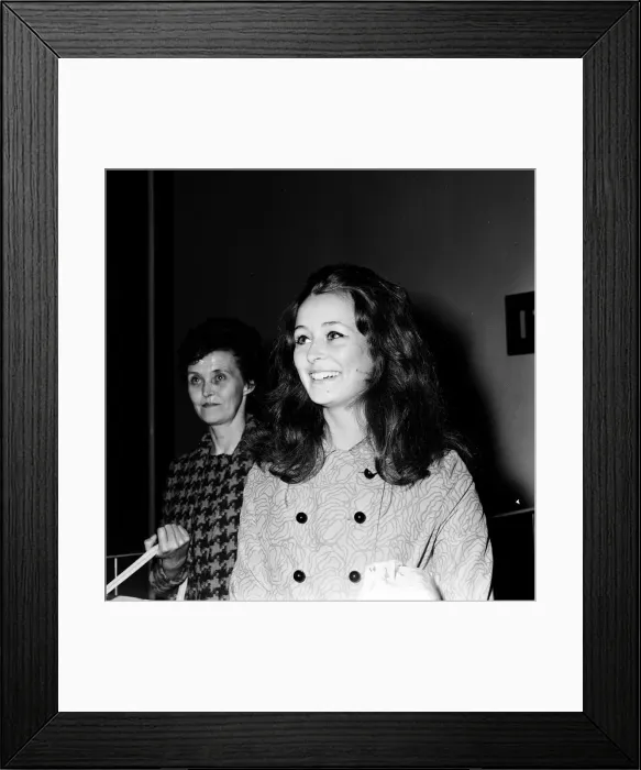 Framed Print : Miss UK 1969. Sheena Drummond from Scotland with her mum 22nd October 1969 Framed Print : Miss UK 1969. Sheena Drummond from Scotland with her mum 22nd October 1969