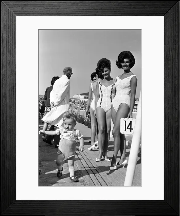 Framed Print : Miss UK contest 1964, Blackpools Open Air Bath 3rd September 1964