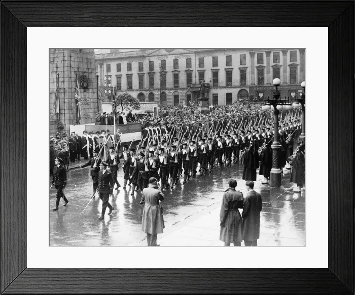 Framed Print : World War One Victory Parade at George Square Glasgow in front of Lord Provost Welsh Framed Print : World War One Victory Parade at George Square Glasgow in front of Lord Provost Welsh