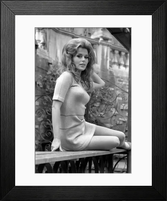 Framed Print : 24 year old Mariana Hill, 5 4'tall, dark brown eyes, and long light brown hair Framed Print : 24 year old Mariana Hill, 5 4'tall, dark brown eyes, and long light brown hair