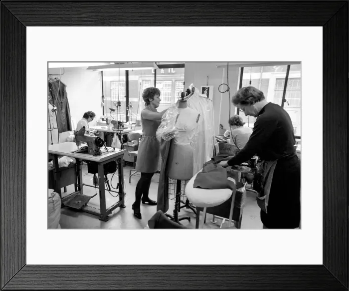 Framed Print : Fashion: Clothing: Designer in chief, at Susan Small in Wells Street, W. 1 Framed Print : Fashion: Clothing: Designer in chief, at Susan Small in Wells Street, W. 1
