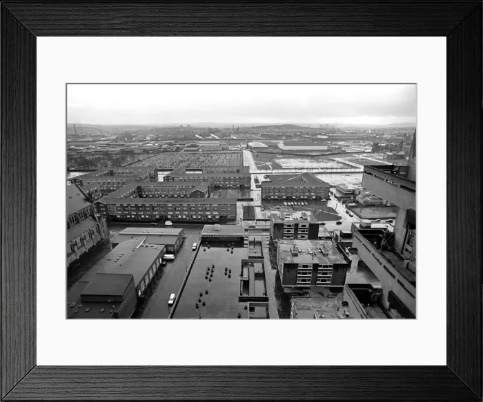 Framed Print : Glasgow: Architecture. General Scenes from the Gorbals were few of the old tenement