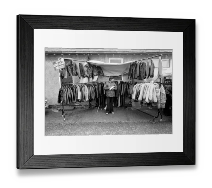 Framed Print : Warwick Market: Market traders and shoppers at a packed Warwick Bank Holiday Market Framed Print : Warwick Market: Market traders and shoppers at a packed Warwick Bank Holiday Market
