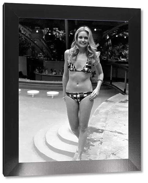Fashion: Miss South Africa (Miss World). Annaline Kriel. March 1975 75-01350