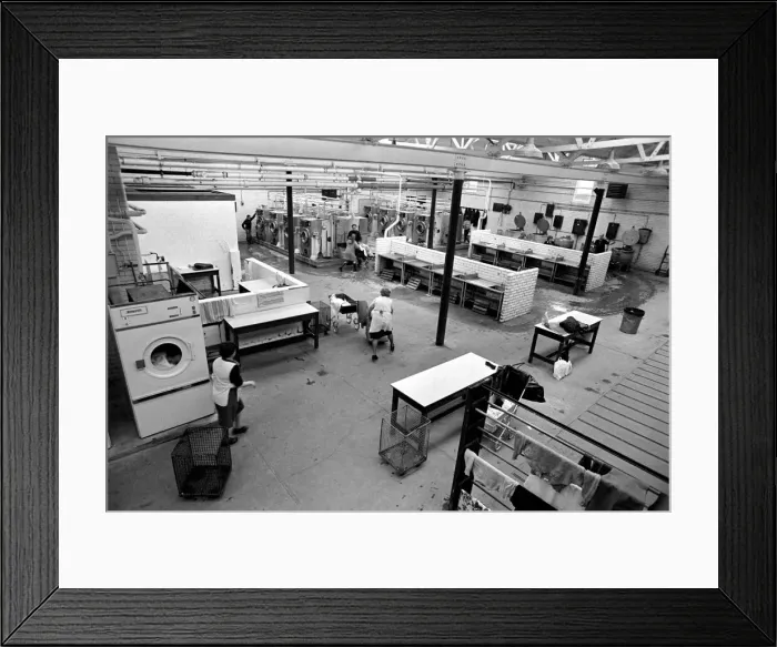 Framed Print : Glasgow Steamies. General scenes of women doing the laundry in a steamies in the Gorbals