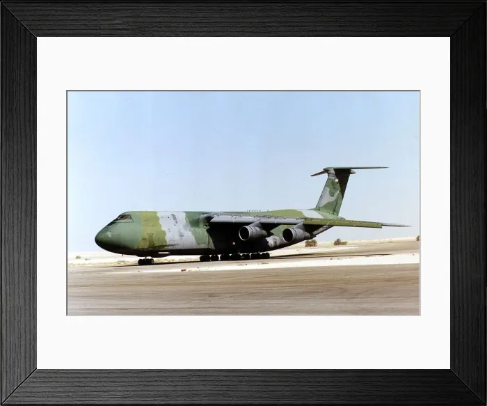 Framed Print : A USAF Lockheed C5 Galaxy transport plane during the Gulf War. January 1991 Framed Print : A USAF Lockheed C5 Galaxy transport plane during the Gulf War. January 1991