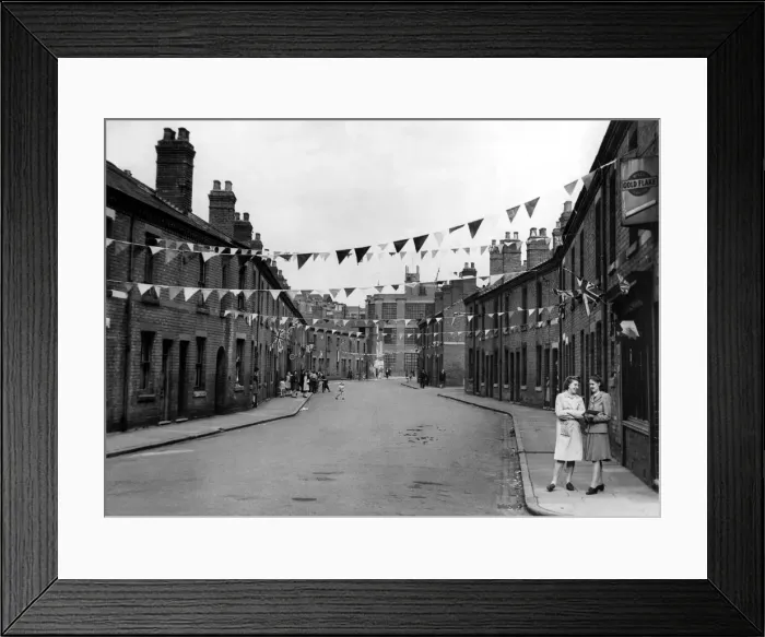 Framed Print : VE Day preparations are under way in Croft Road, Coventry