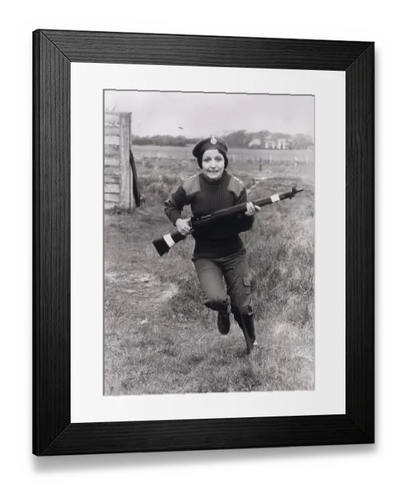Framed Print : Army Women May 1976 Nurse Aileen Moran (28) of Upton Lane Widnes Lanc becomes Framed Print : Army Women May 1976 Nurse Aileen Moran (28) of Upton Lane Widnes Lanc becomes
