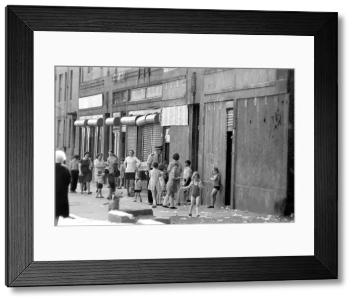 Framed Print : Poverty / Children / Scotland. Black Hills of Glasgow feature Framed Print : Poverty / Children / Scotland. Black Hills of Glasgow feature