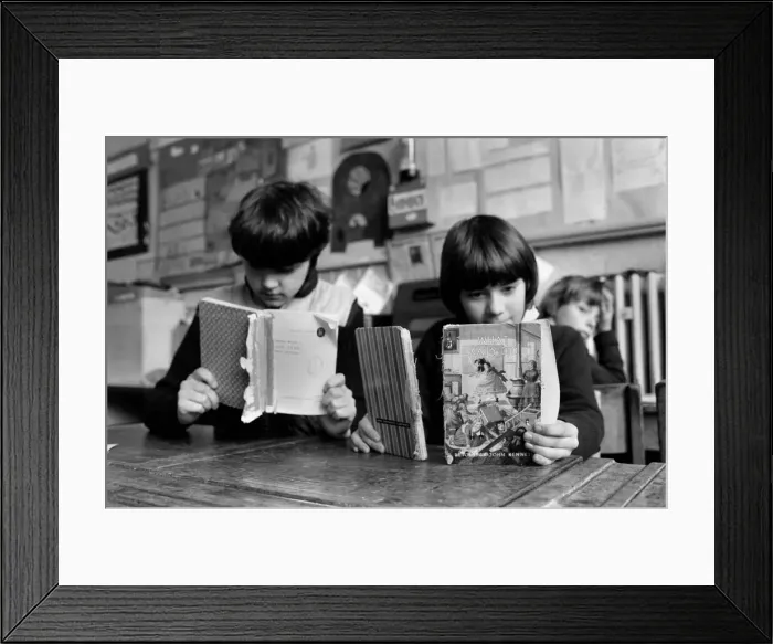 Framed Print : Education: Lack of text books in the early 1980s led to school children having to Framed Print : Education: Lack of text books in the early 1980s led to school children having to