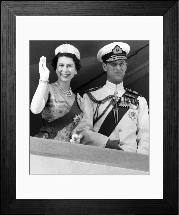 Framed Print : Queen Elizabeth II and her husband Prince Philip waving at Kaduna Framed Print : Queen Elizabeth II and her husband Prince Philip waving at Kaduna