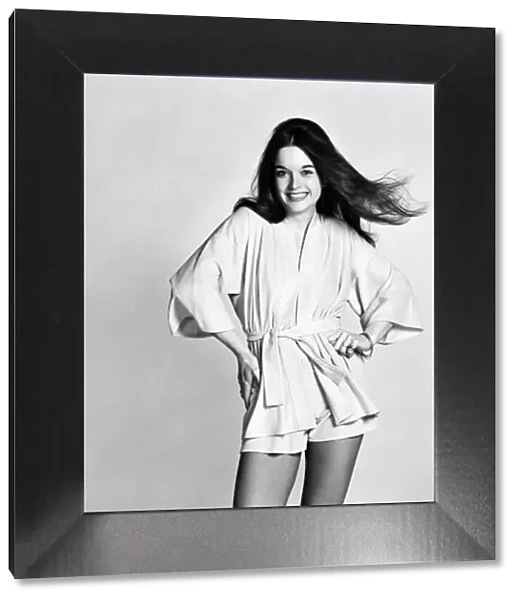 Singer  /  Model: Diane Solomon. March 1975 75-01367-006