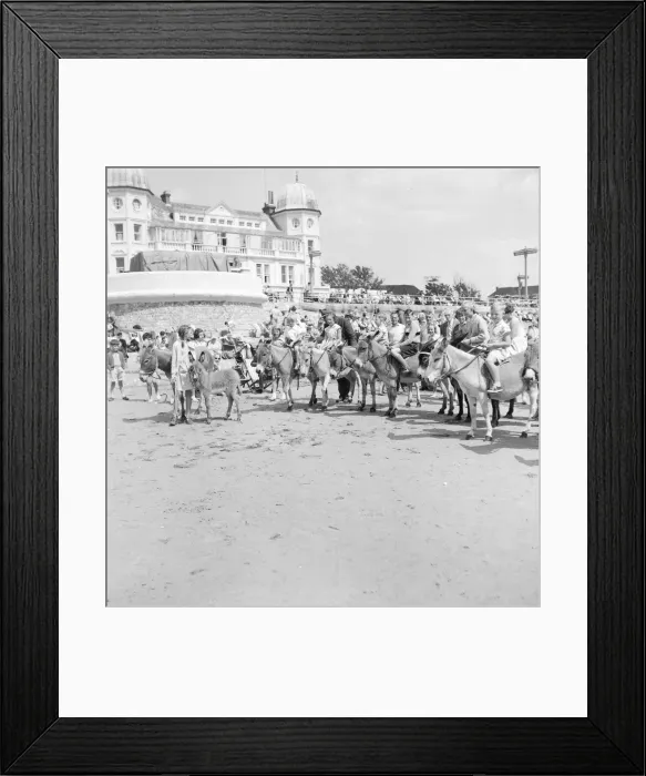 Framed Print : Bognor Regis a seaside resort town in the Arun District of West Sussex Framed Print : Bognor Regis a seaside resort town in the Arun District of West Sussex