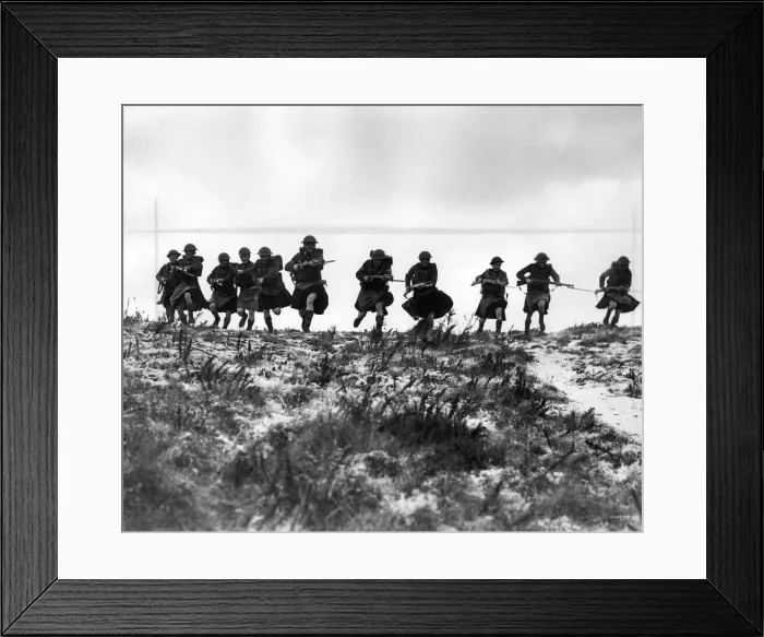 Framed Print : The Argylle & Southerland Highlanders training in Britain January 1941 Framed Print : The Argylle & Southerland Highlanders training in Britain January 1941