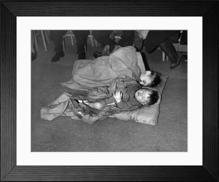 Framed Print : Children fast asleep in ballroom after air raid bombing of Coventry 20th November 1940