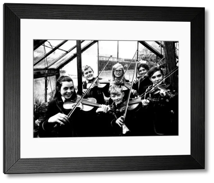 Framed Print : Pupils from Coates Endowed Secondary Modern School in Ponteland