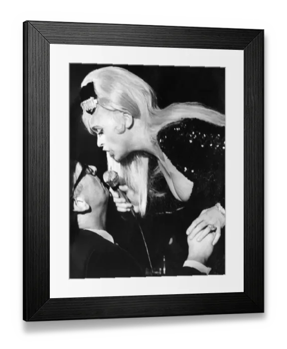 Framed Print : Jayne Mansfield performing in Scotland. 31st March 1967