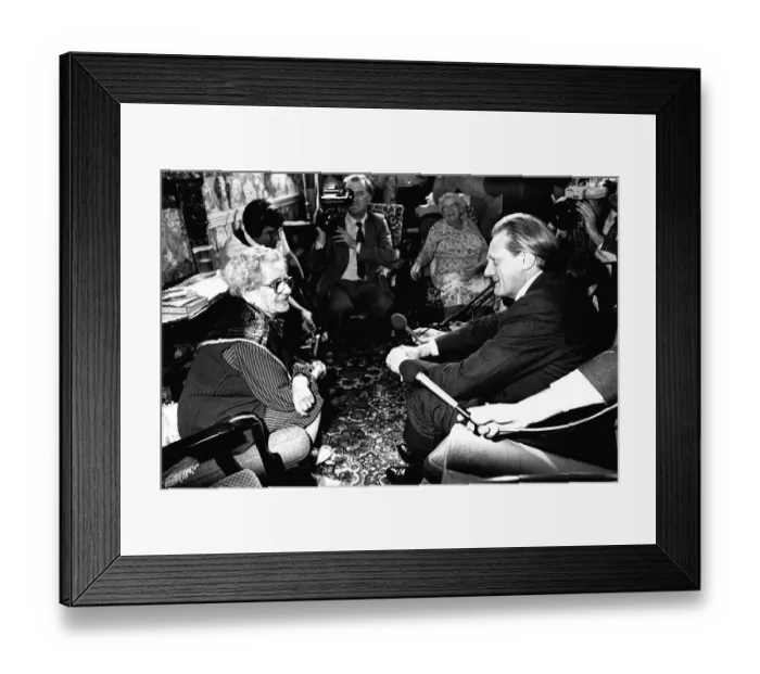 Framed Print : Michael Heseltine is reunited with his former music teacher, Sarah Jane Simpson Framed Print : Michael Heseltine is reunited with his former music teacher, Sarah Jane Simpson