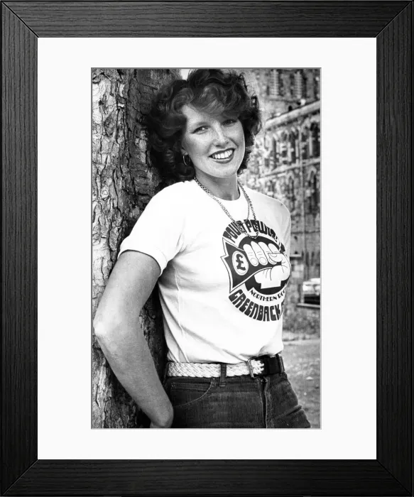 Framed Print : Christine Williams who is giving up her day job at the Northern Rock building Society to Framed Print : Christine Williams who is giving up her day job at the Northern Rock building Society to