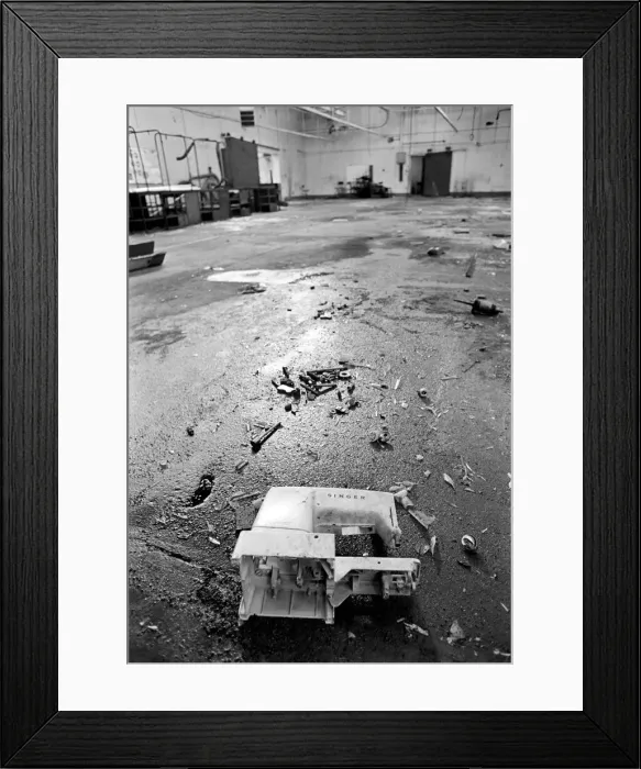 Framed Print : Industrial Decay: The derelict Singer Sewing machine factory in Dundee Framed Print : Industrial Decay: The derelict Singer Sewing machine factory in Dundee