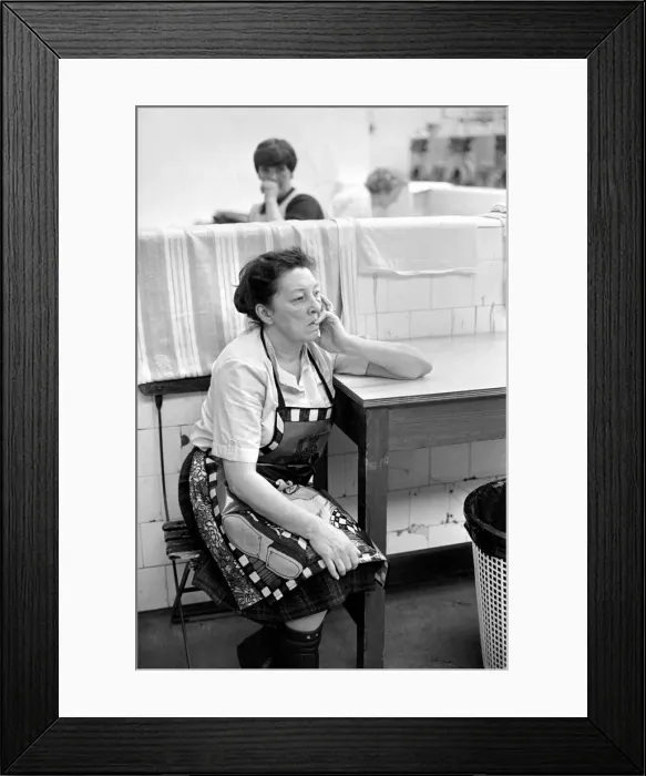 Framed Print : Glasgow Steamies. General scenes of women doing the laundry in a steamies in the Gorbals Framed Print : Glasgow Steamies. General scenes of women doing the laundry in a steamies in the Gorbals
