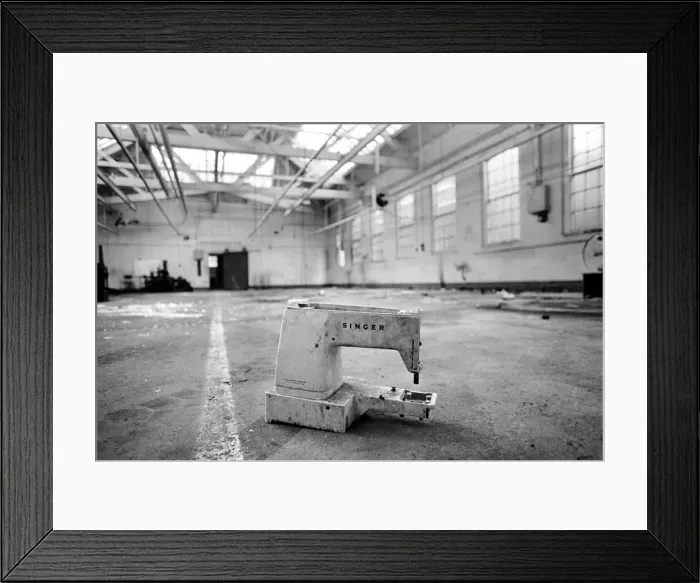 Framed Print : Industrial Decay: The derelict Singer Sewing machine factory in Dundee Framed Print : Industrial Decay: The derelict Singer Sewing machine factory in Dundee