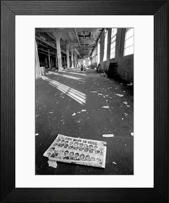 Framed Print : Industrial Decay: The derelict Singer Sewing machine factory in Dundee