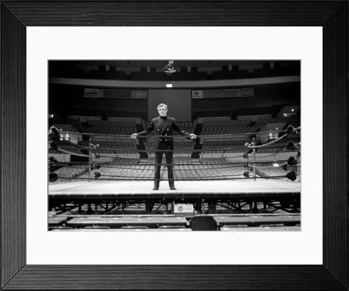 Framed Print : Sport: Boxing: Joe Bugner at Madison Square Gardens, New York. July 1970 70-5842-009
