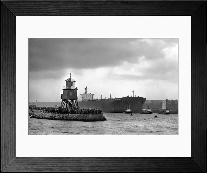 Framed Print : 250, 000 ton tanker. The S. S. iEsso NorthumbriaI a 250, 000 ton tanker built on the Tyne Framed Print : 250, 000 ton tanker. The S. S. iEsso NorthumbriaI a 250, 000 ton tanker built on the Tyne