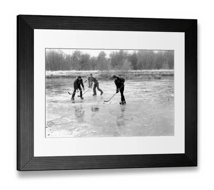 Framed Print : Sport: Seasons: Children: Skating: Winter Scene today on the Horseshoe Ponds Wimbledon Framed Print : Sport: Seasons: Children: Skating: Winter Scene today on the Horseshoe Ponds Wimbledon