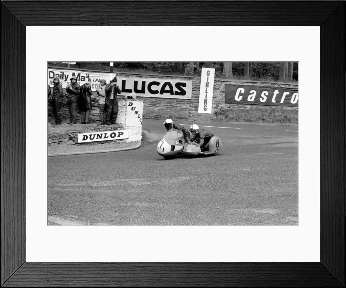 Framed Print : Action. Motorsport. I. O. M. T. T. Racing. 500cc side event in progress Framed Print : Action. Motorsport. I. O. M. T. T. Racing. 500cc side event in progress