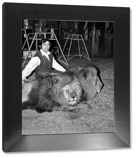 Lion trainer Richard Collins. January 1975 75-00162-001