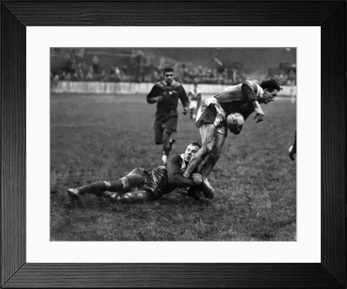 Framed Print : Rugby League International match at Bradford England 7 v France 5 A sliding