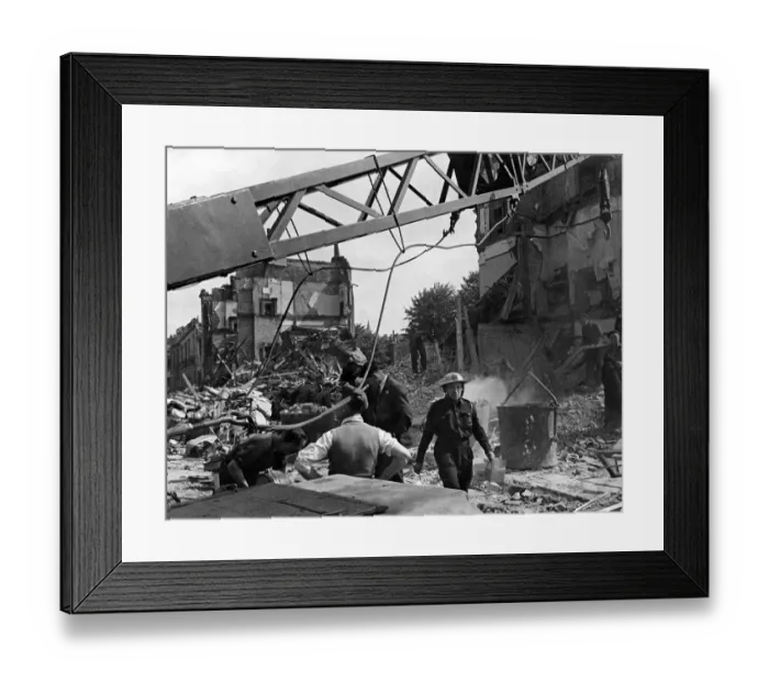 Framed Print : Queenie, a dog who lost her home, waiting to be taken away after a V1 flying bomb attack