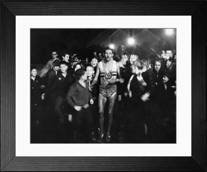 Framed Print : Ron Hill pictured after his record attempt at the 30, 000mtrs Framed Print : Ron Hill pictured after his record attempt at the 30, 000mtrs