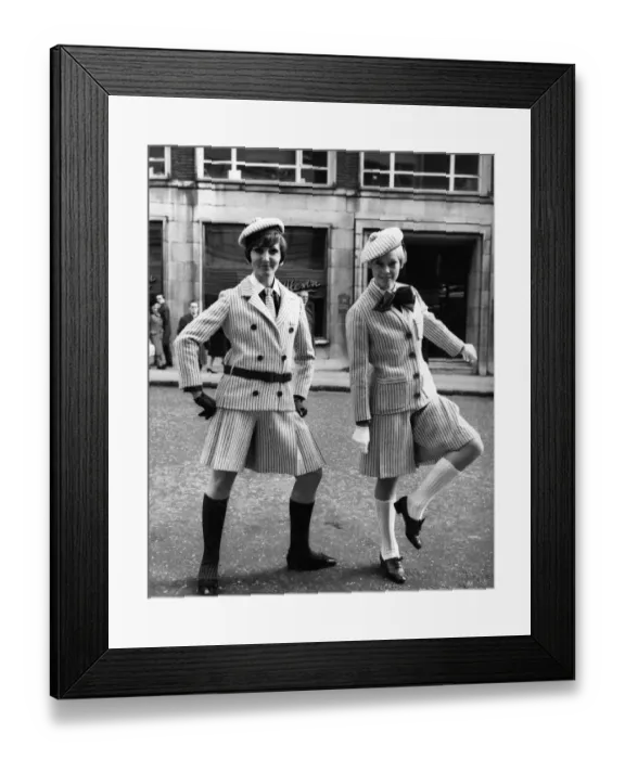 Framed Print : Marc Bolan was at Diors spring preview held at their London boutique yesterday Framed Print : Marc Bolan was at Diors spring preview held at their London boutique yesterday